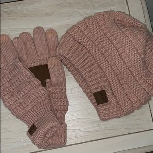 Hat and gloves